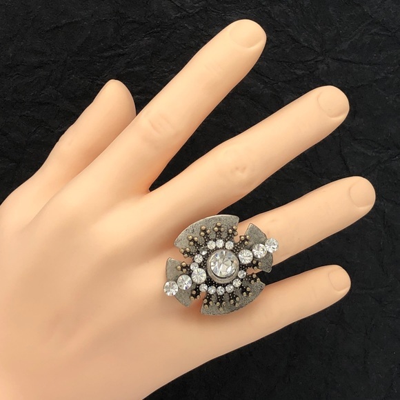🌼 Abstract Rhinestone Silver Statement Cocktail Stretch Ring - Picture 1 of 4
